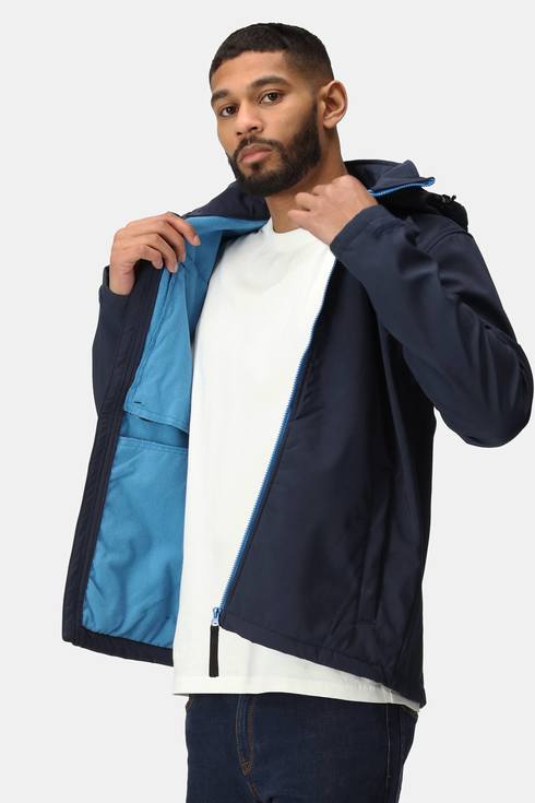 Giacca softshell con cappuccio TRA701
