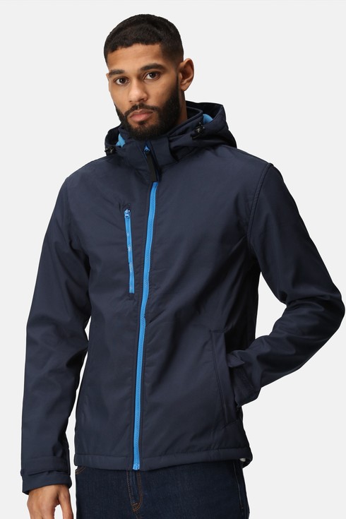 Giacca softshell con cappuccio TRA701
